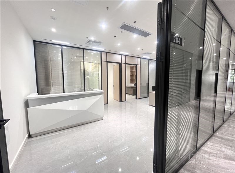 【花都特价】写字楼招租，40至300平方可选，精装修，免费停车